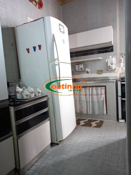 Apartamento à venda com 3 quartos, 117m² - Foto 10