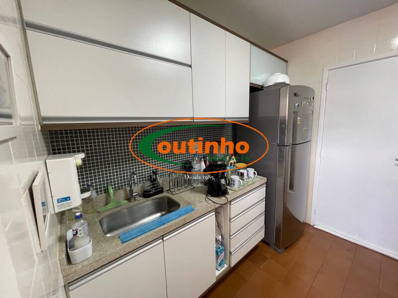 Apartamento à venda com 2 quartos, 72m² - Foto 9