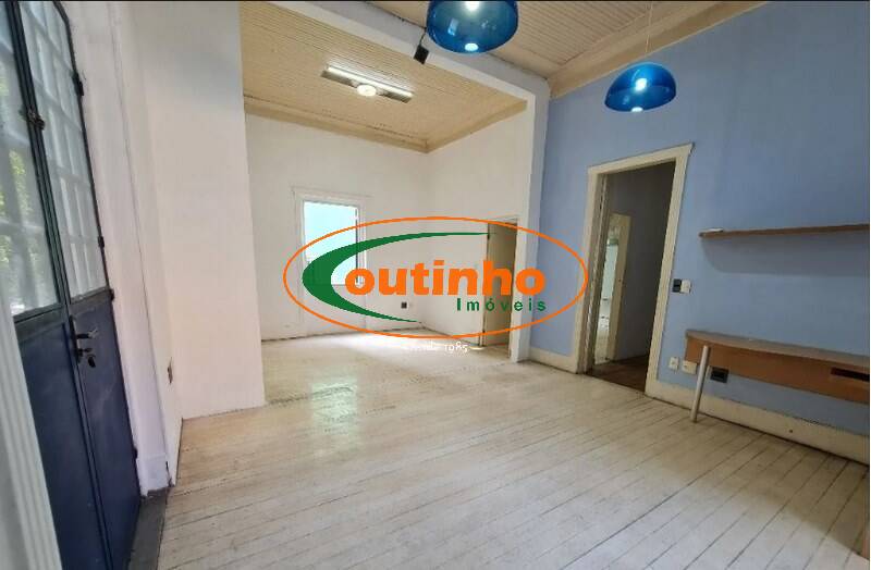 Casa à venda com 6 quartos, 312m² - Foto 4