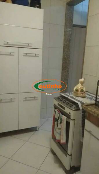 Apartamento à venda com 2 quartos, 80m² - Foto 13