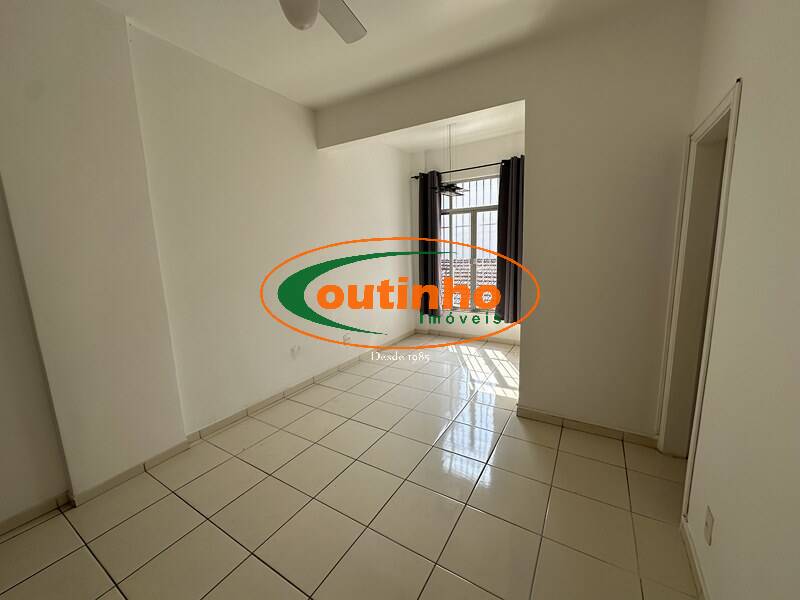 Apartamento à venda com 2 quartos, 70m² - Foto 1