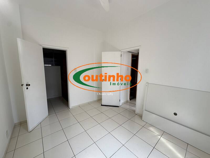 Apartamento à venda com 2 quartos, 70m² - Foto 11