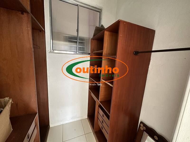 Apartamento à venda com 2 quartos, 70m² - Foto 12