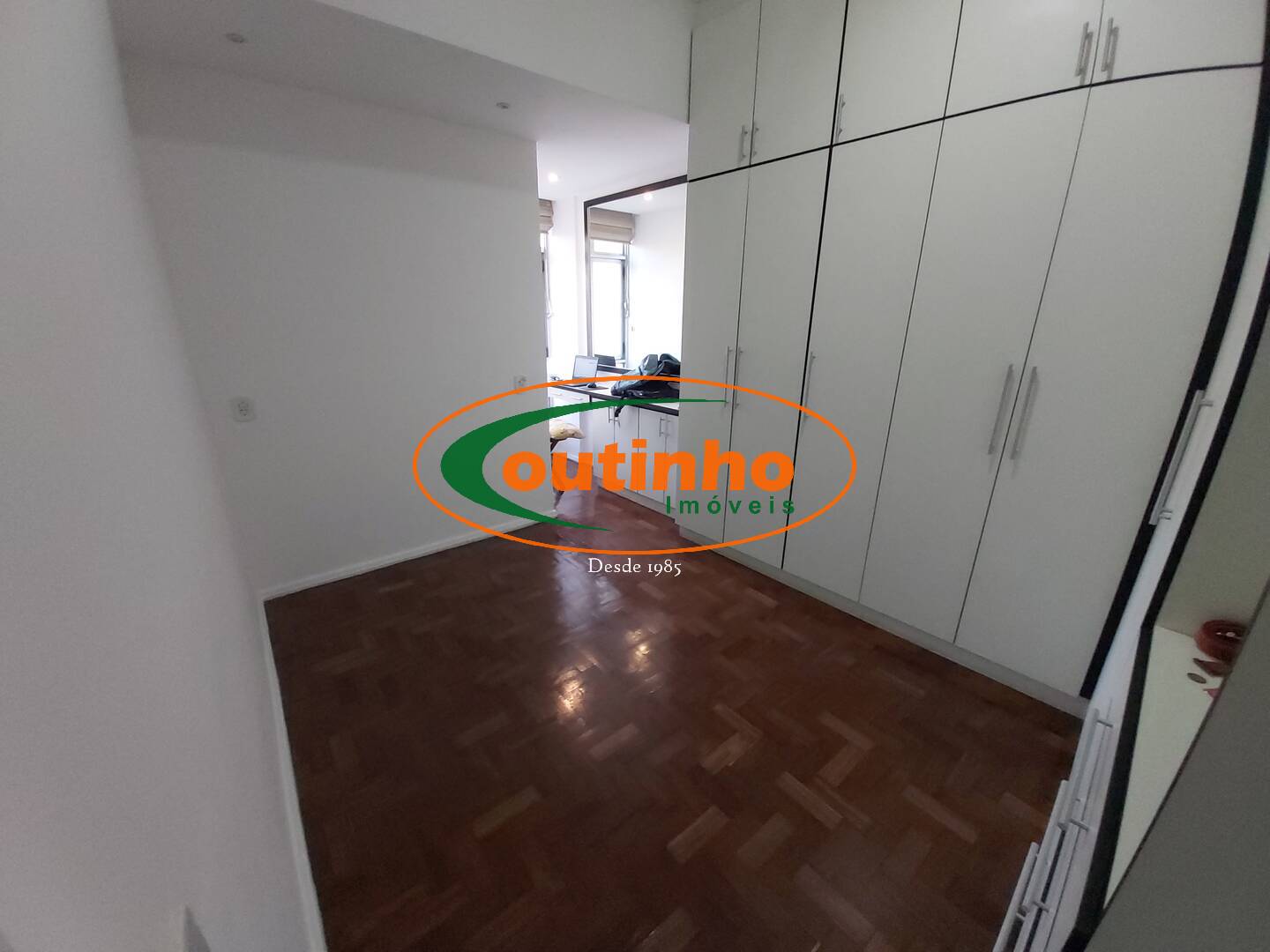 Apartamento à venda com 2 quartos, 56m² - Foto 18