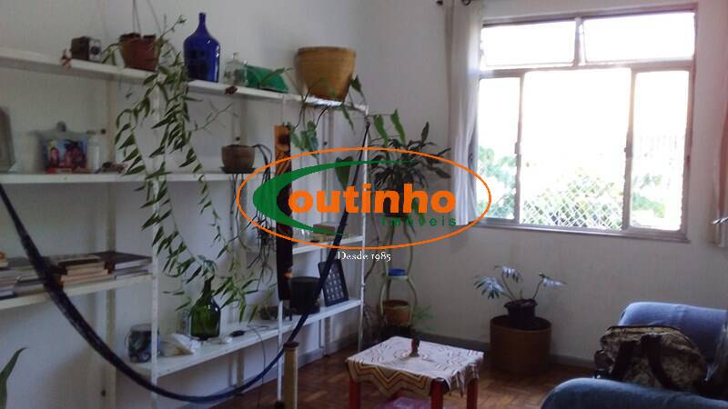 Apartamento à venda com 2 quartos, 72m² - Foto 1