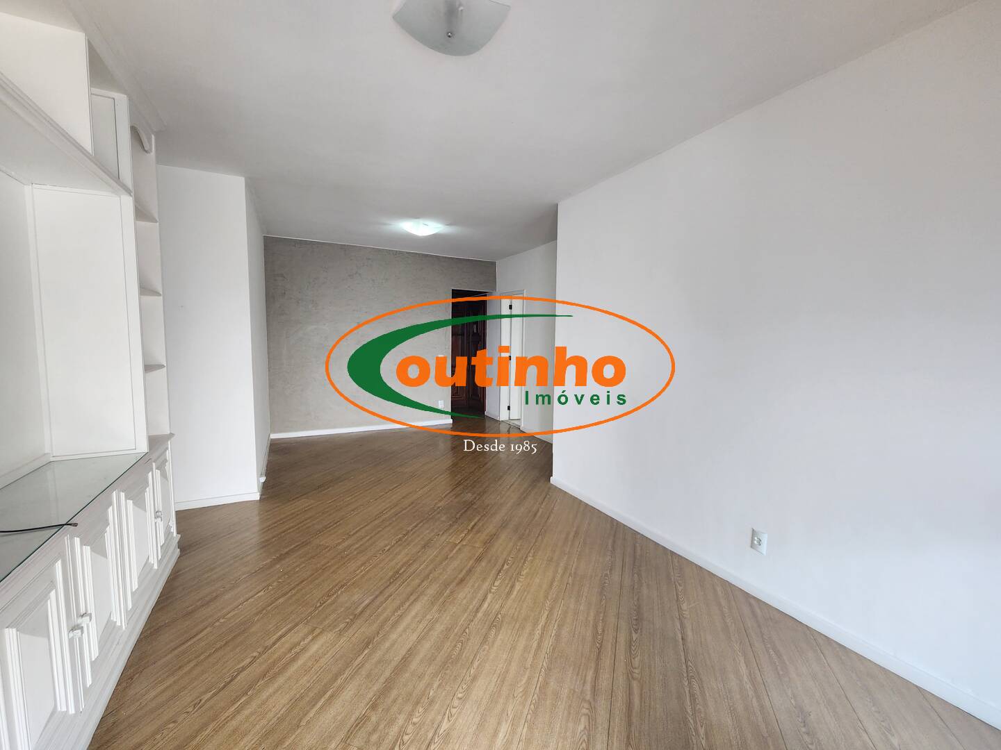 Apartamento à venda com 3 quartos, 123m² - Foto 4