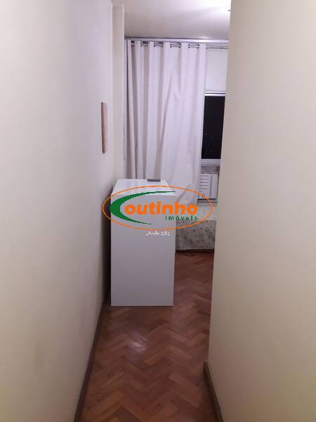 Apartamento à venda com 2 quartos, 68m² - Foto 11