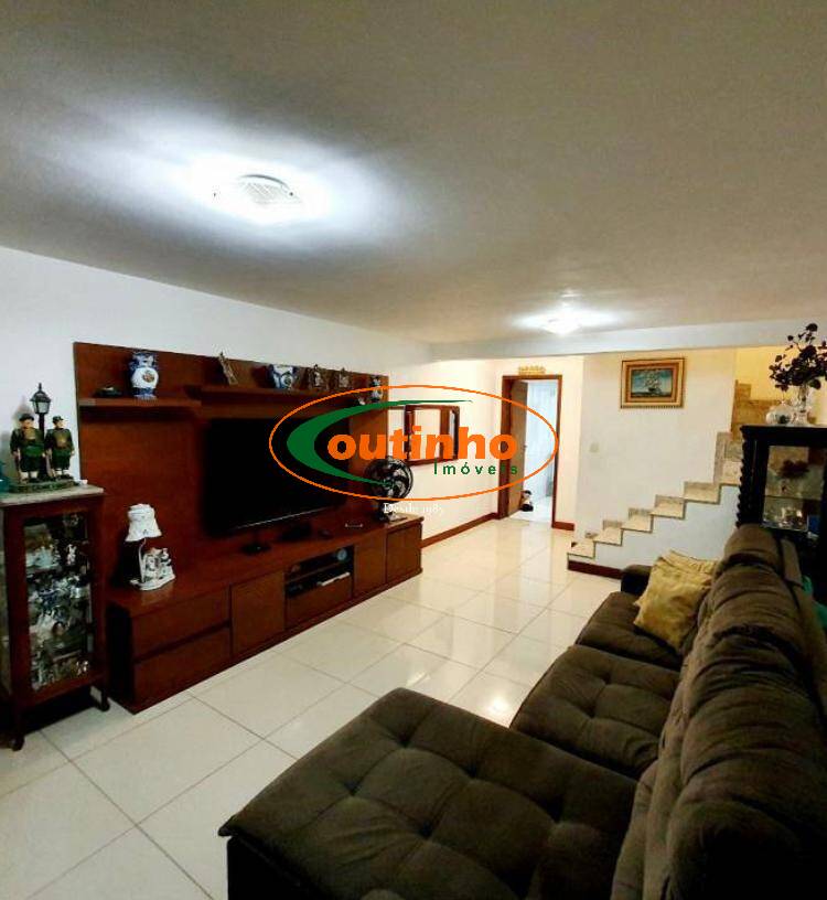 Casa à venda com 3 quartos, 151m² - Foto 1