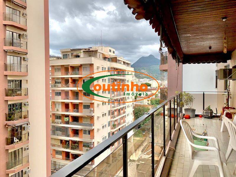 Apartamento à venda com 3 quartos, 136m² - Foto 1