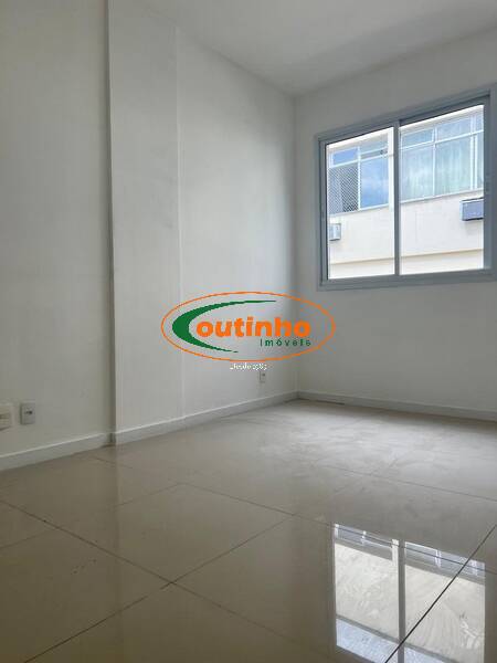 Apartamento à venda com 2 quartos, 62m² - Foto 21