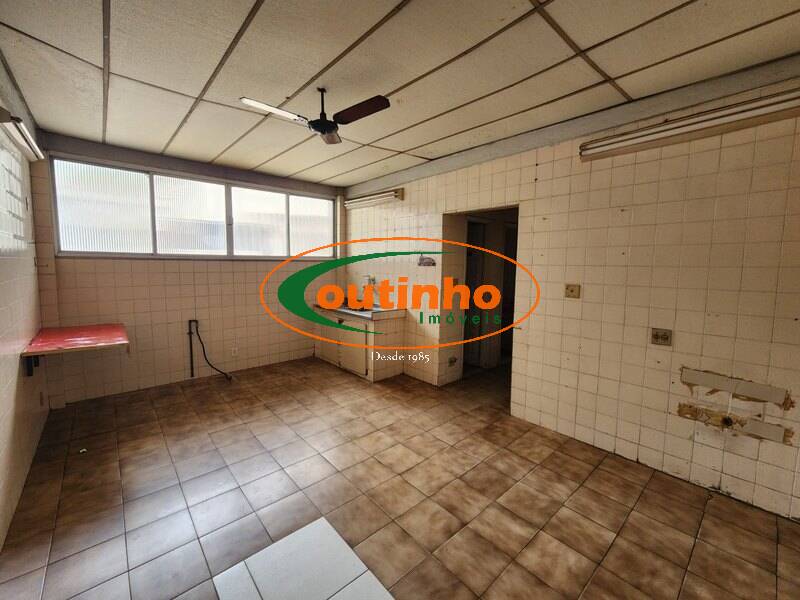 Prédio Inteiro à venda, 300m² - Foto 31