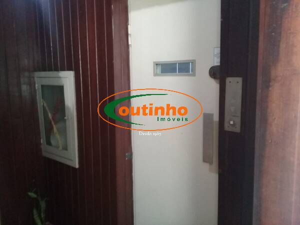 Apartamento à venda com 3 quartos, 139m² - Foto 4