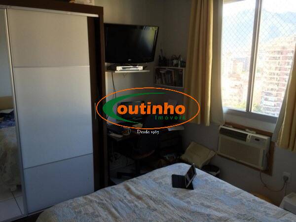 Apartamento à venda com 2 quartos, 76m² - Foto 11