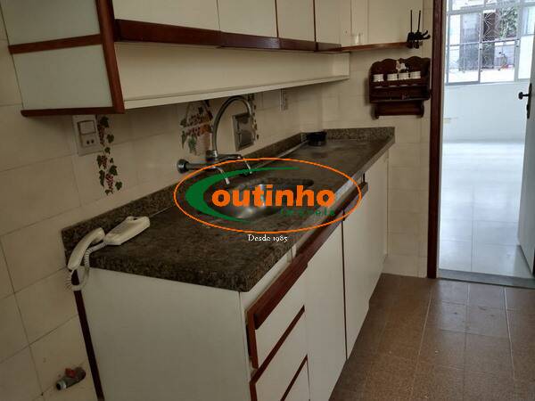 Apartamento à venda com 2 quartos, 75m² - Foto 22