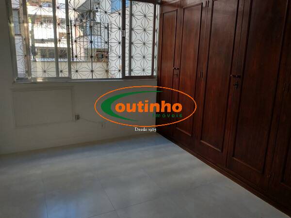 Apartamento à venda com 2 quartos, 75m² - Foto 25