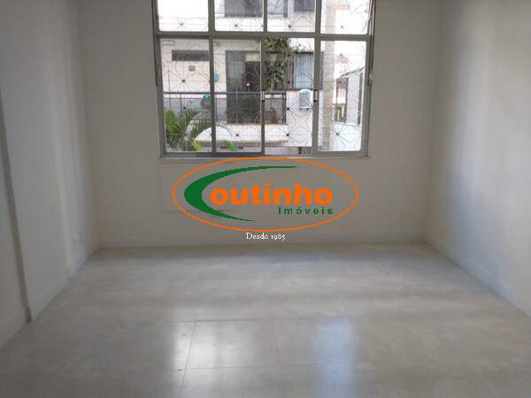 Apartamento à venda com 2 quartos, 75m² - Foto 32