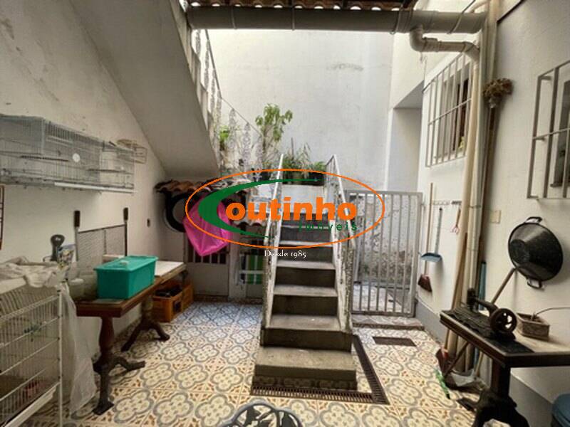 Casa à venda com 5 quartos, 300m² - Foto 22