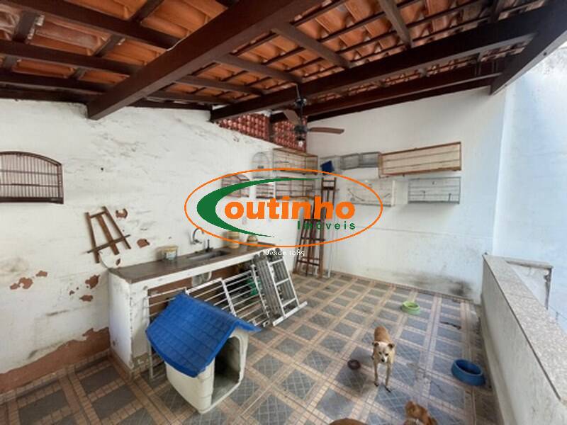 Casa à venda com 5 quartos, 300m² - Foto 28