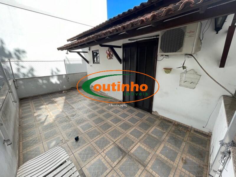 Casa à venda com 5 quartos, 300m² - Foto 42