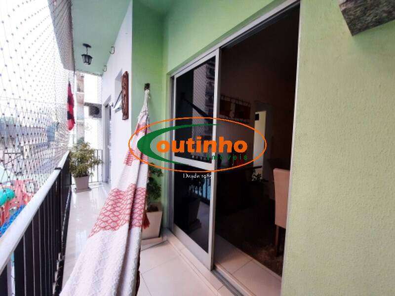 Apartamento à venda com 2 quartos, 68m² - Foto 2