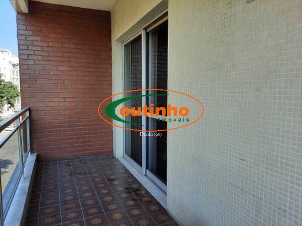 Apartamento à venda com 3 quartos, 119m² - Foto 2