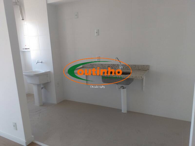 Apartamento à venda com 2 quartos, 65m² - Foto 19