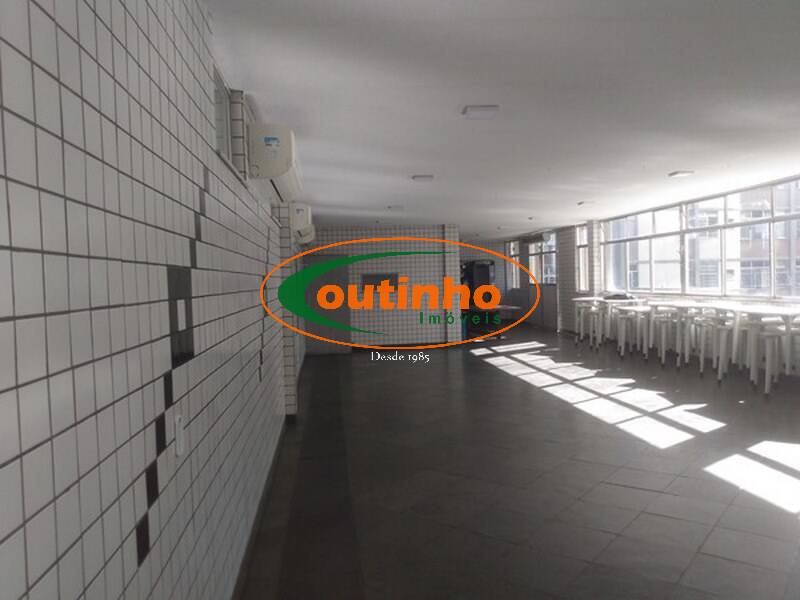 Apartamento à venda com 2 quartos, 72m² - Foto 32