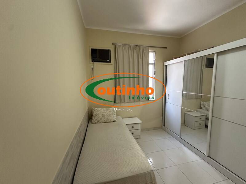 Apartamento à venda com 2 quartos, 70m² - Foto 11