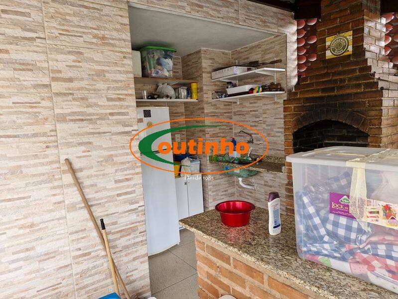 Casa à venda com 3 quartos, 215m² - Foto 10