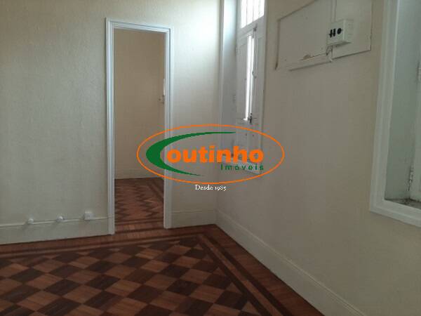 Casa à venda com 5 quartos, 169m² - Foto 16