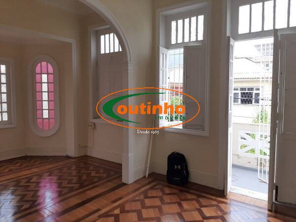 Casa à venda com 5 quartos, 169m² - Foto 30