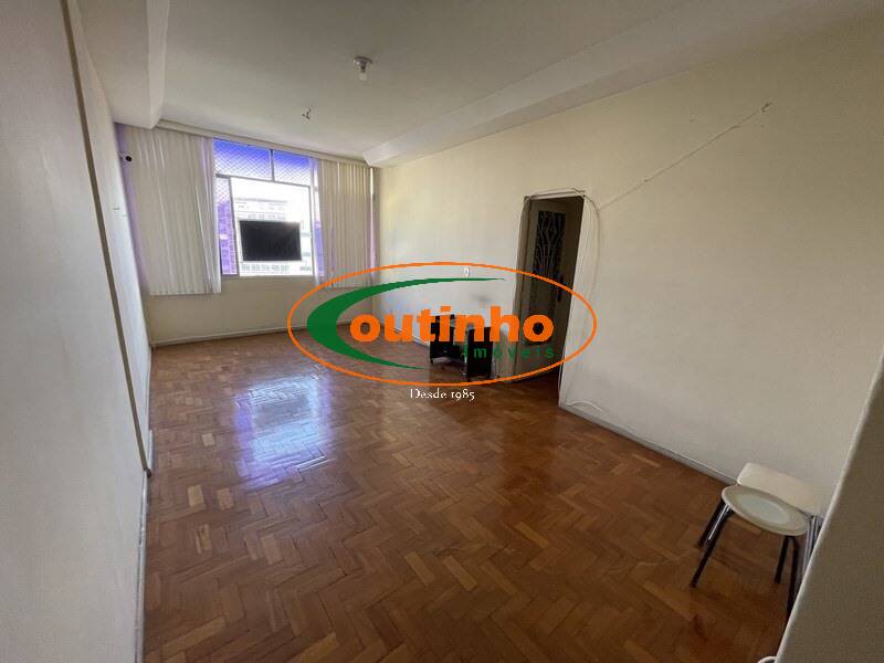 Apartamento à venda com 3 quartos, 120m² - Foto 2