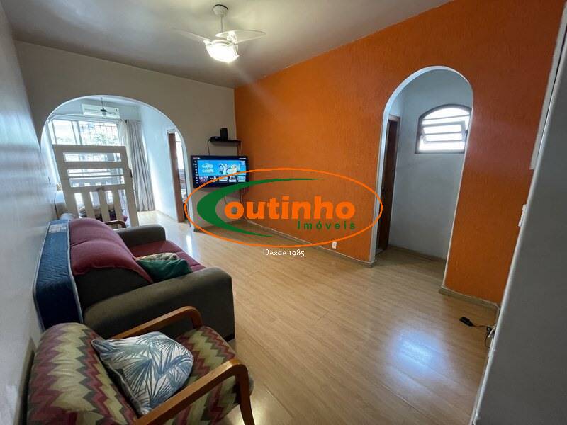 Apartamento à venda com 2 quartos, 70m² - Foto 1