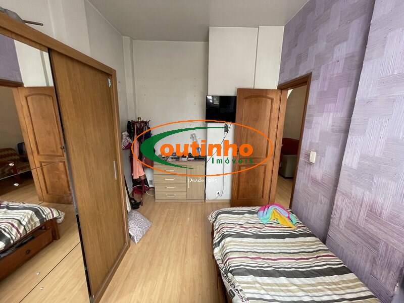 Apartamento à venda com 2 quartos, 70m² - Foto 13