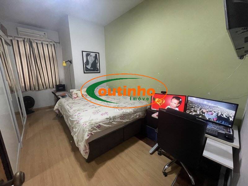 Apartamento à venda com 2 quartos, 70m² - Foto 3