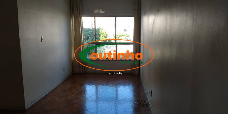 Apartamento à venda com 2 quartos, 70m² - Foto 2