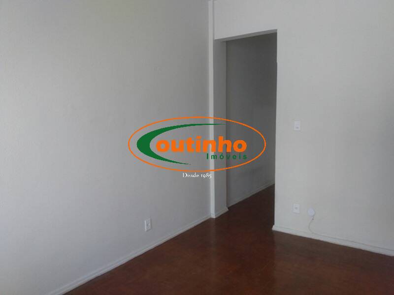 Apartamento à venda com 2 quartos, 62m² - Foto 3