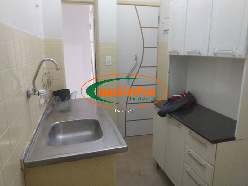 Apartamento à venda com 2 quartos, 62m² - Foto 18