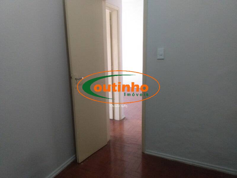 Apartamento à venda com 2 quartos, 62m² - Foto 15