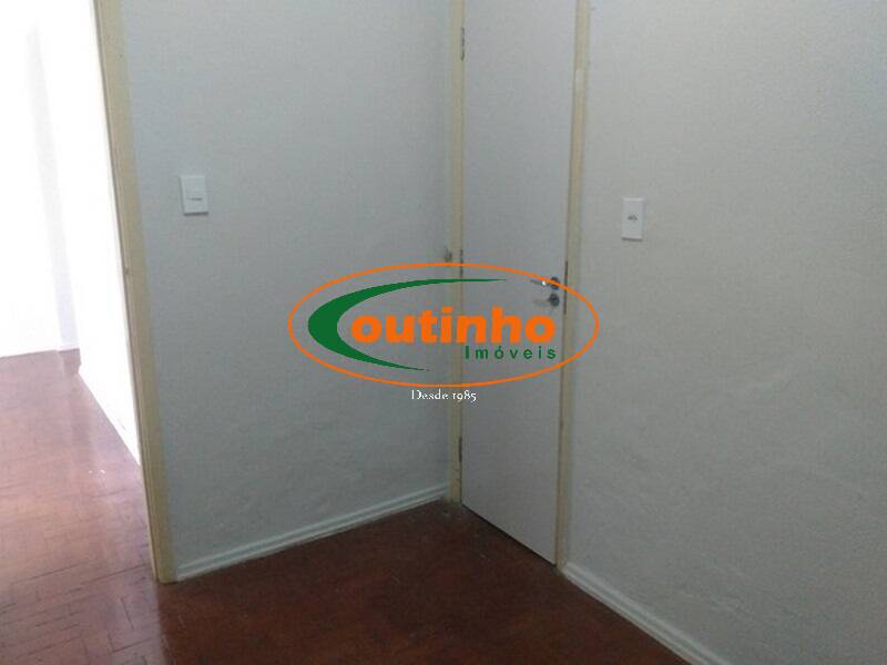 Apartamento à venda com 2 quartos, 62m² - Foto 14