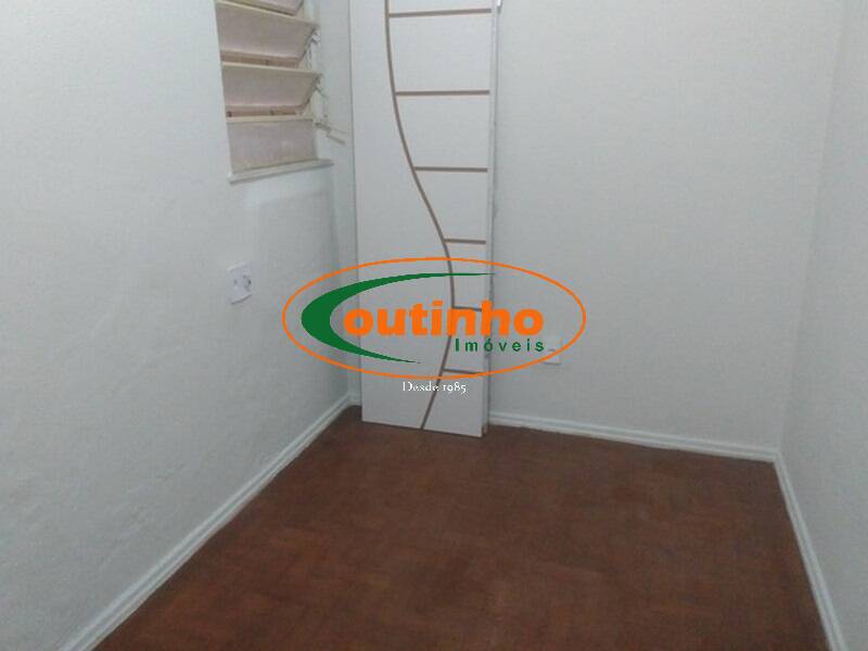 Apartamento à venda com 2 quartos, 62m² - Foto 13