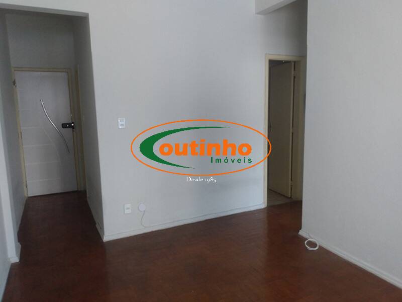 Apartamento à venda com 2 quartos, 62m² - Foto 4