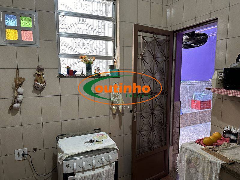 Casa à venda com 5 quartos, 170m² - Foto 12