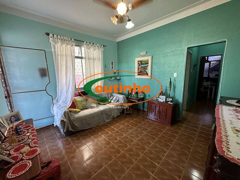 Casa à venda com 5 quartos, 170m² - Foto 1