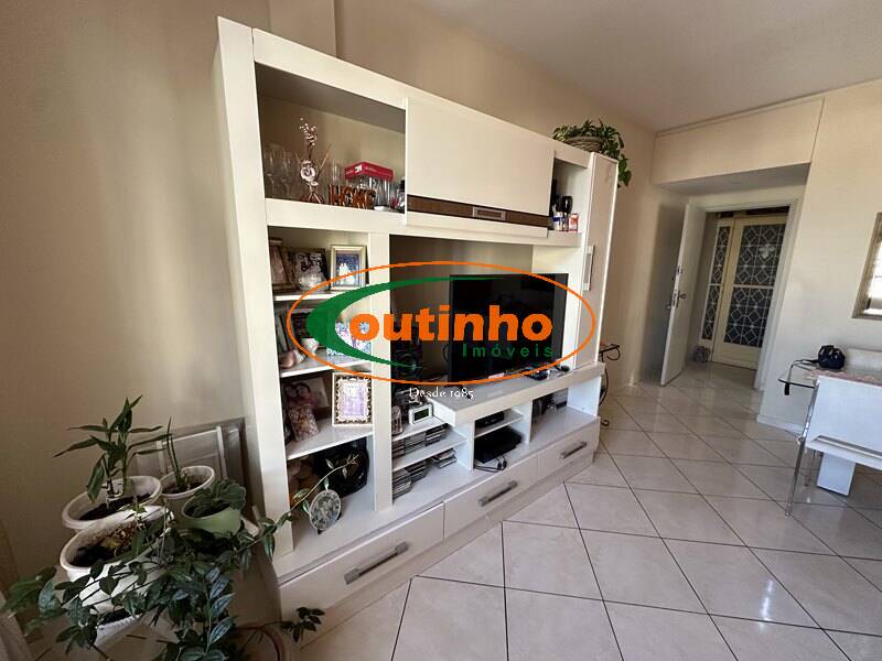 Apartamento à venda com 3 quartos, 83m² - Foto 3