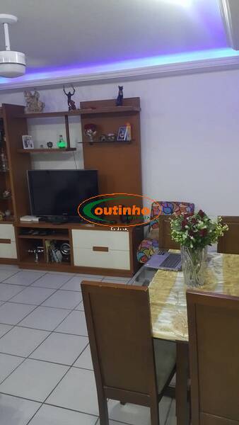 Apartamento à venda com 2 quartos, 70m² - Foto 3