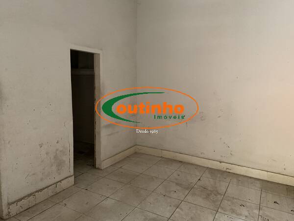 Casa à venda com 5 quartos, 200m² - Foto 13