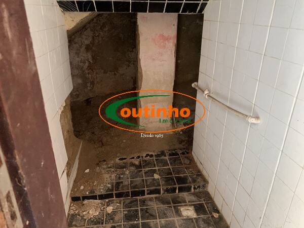 Casa à venda com 5 quartos, 200m² - Foto 19