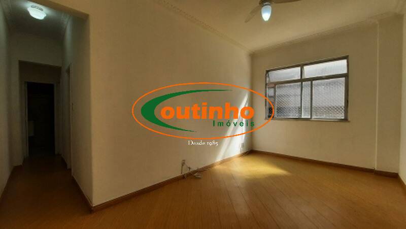 Apartamento à venda com 2 quartos, 63m² - Foto 2