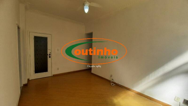 Apartamento à venda com 2 quartos, 63m² - Foto 3